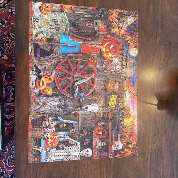 Eurographics 1,000 piece Halloween puzzle - Picture 3 of 7